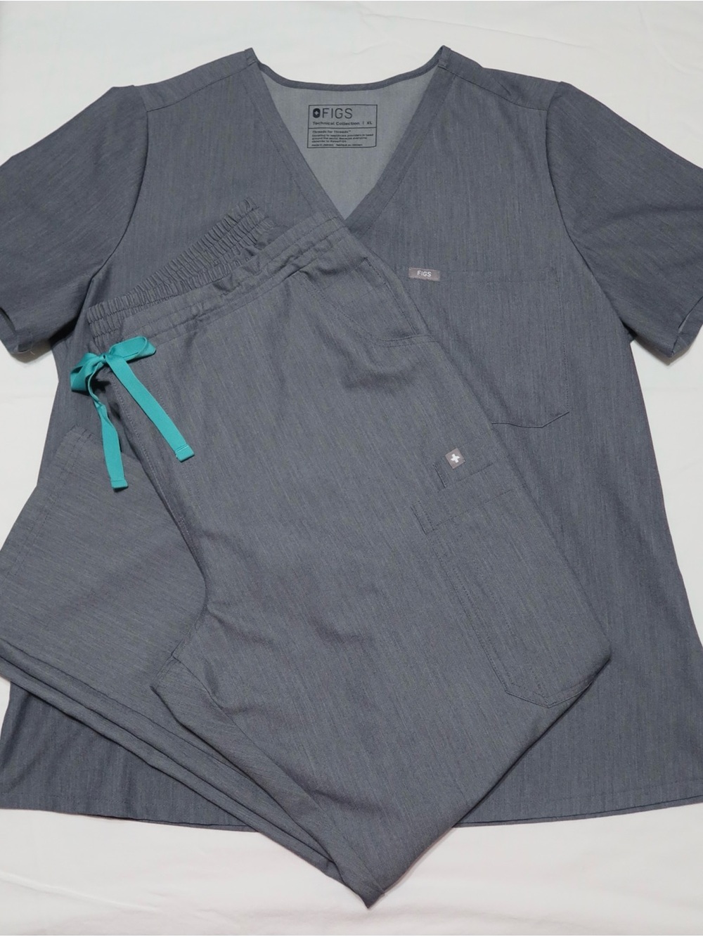 NWOT FIGS XL Graphite Gray Scrub Set Caterina Top & Yola High Rise Slim Pants